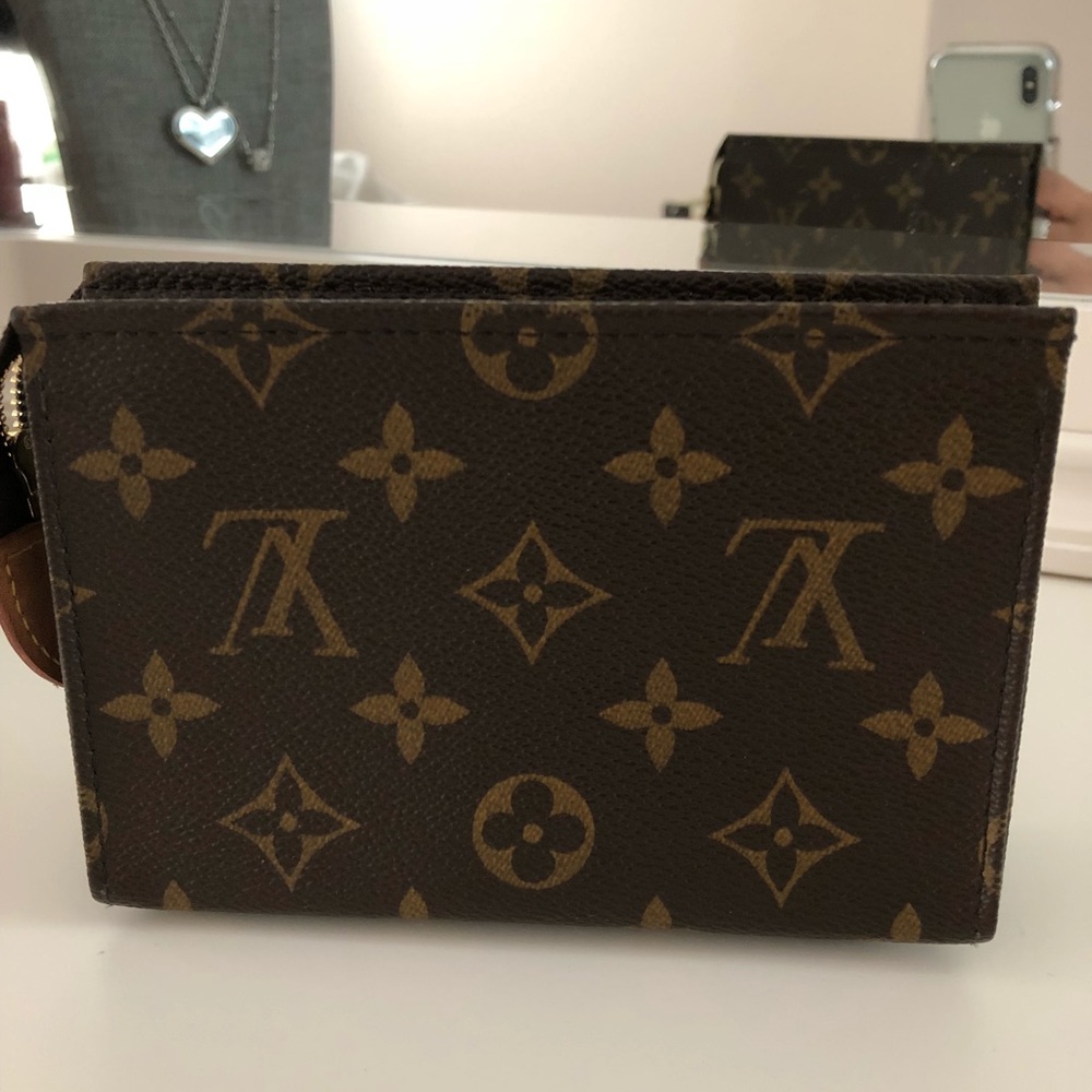 Authentic Toiletry 15  Louis Vuitton pouch